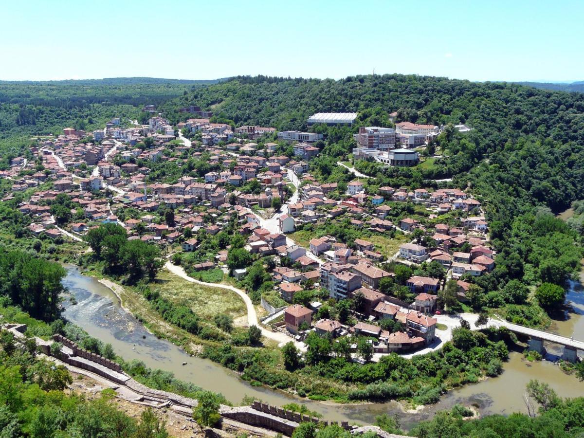 Day And Night Leilighet Veliko Tŭrnovo Eksteriør bilde